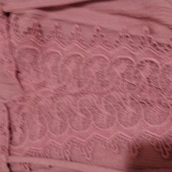 Beautiful Iris boutique crop top - Picture 3 of 5